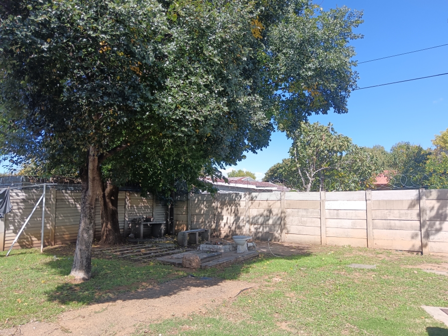 6 Bedroom Property for Sale in Brandwag Free State